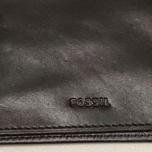 New Fossil leather card holder